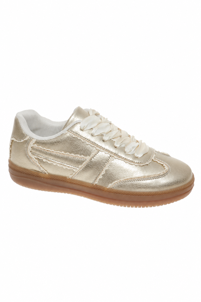 Ribbon Court Sneaker